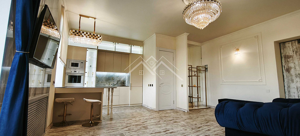 Продаж просторої 3-кімнатної Сталінки в Центрі Міста Кривой Рог - изображение 3