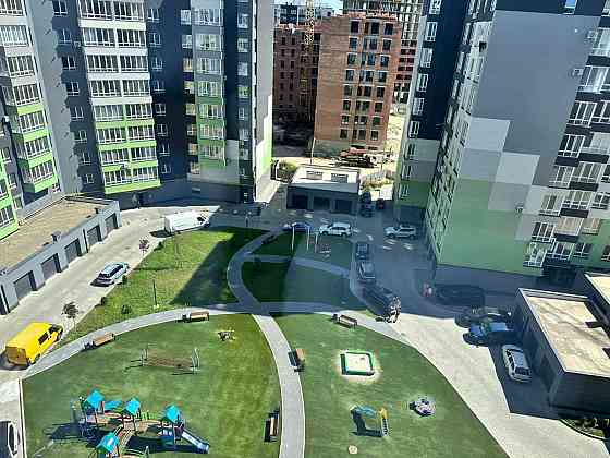 3 кімнатна квартира з кухнею-вітальнею біля озера. Ивано-Франковск