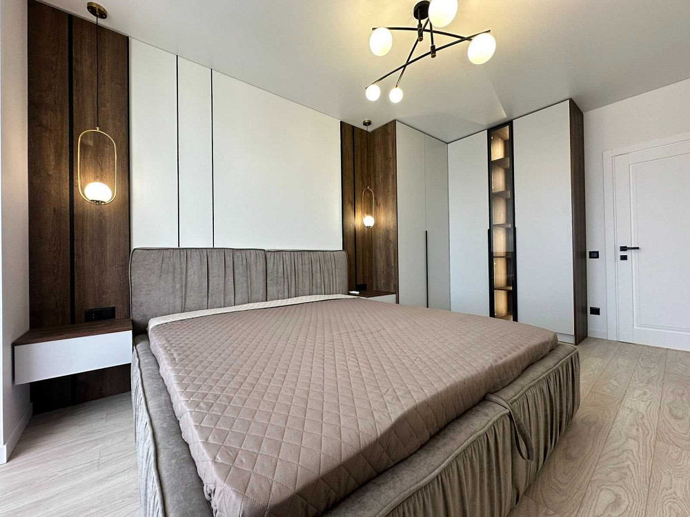 3 кімнатна квартира з кухнею-вітальнею біля озера. Ивано-Франковск - изображение 1