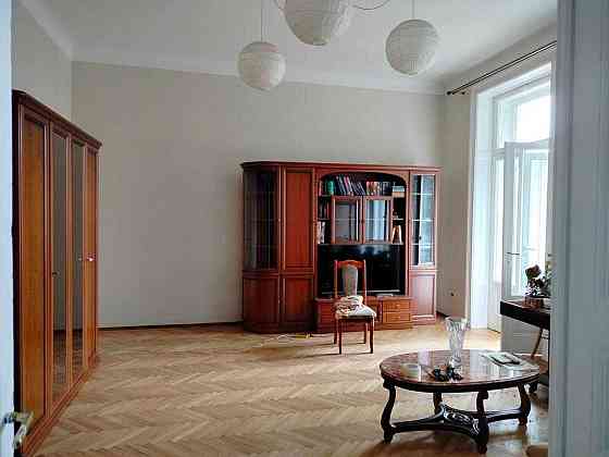 Оренда 2-кім. квартири на пл. І. Франка Львов