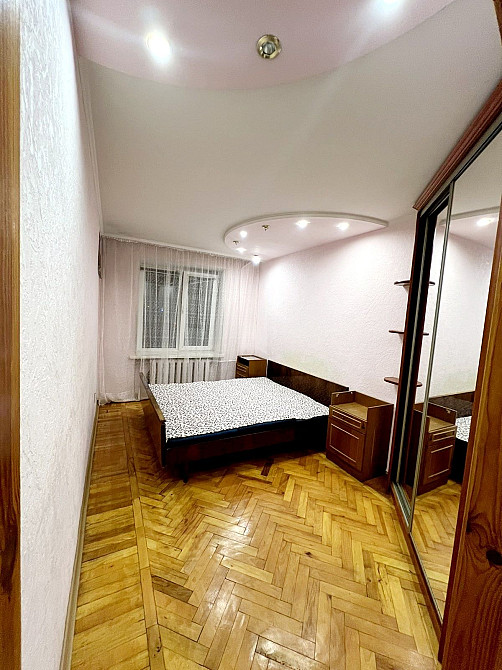 2к Виставка зупинка Думка Хмельницкий - изображение 1