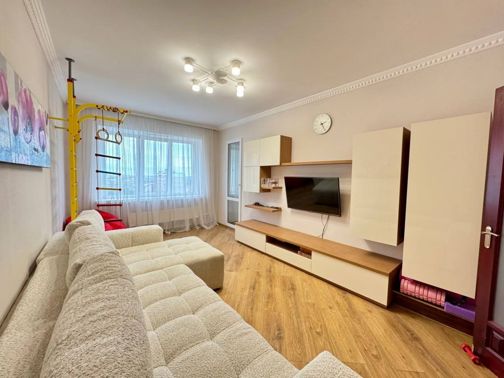 Трикімнатна квартира, р-н Автовокзал Ровно - изображение 1