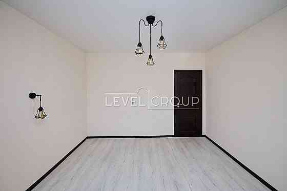 Продаж 2-кімнатної квартири з ремонтом Ревуцького 5 Харківська Київ