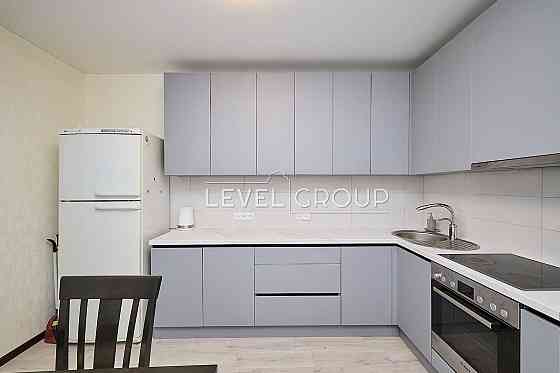 Продаж 2-кімнатної квартири з ремонтом Ревуцького 5 Харківська Київ