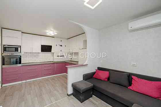 Продаж 2к квартири Годосієво метро Деміївська Київ