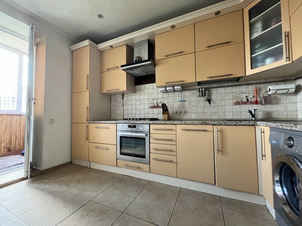 Продаж просторої 2к квартири з ремонтом в Бучі Буча - изображение 1