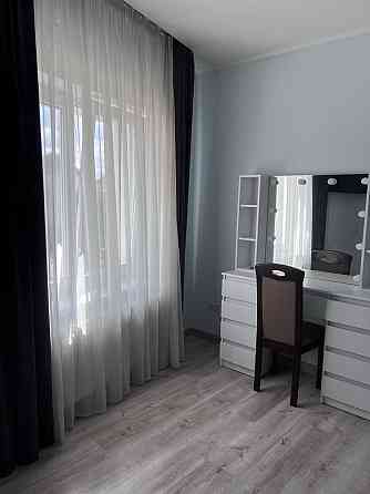 Продаж просторої двокімнатної квартири+кухня студія Львов