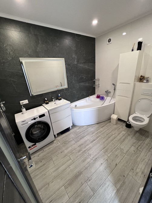 Продаж просторої двокімнатної квартири+кухня студія Львів - зображення 7