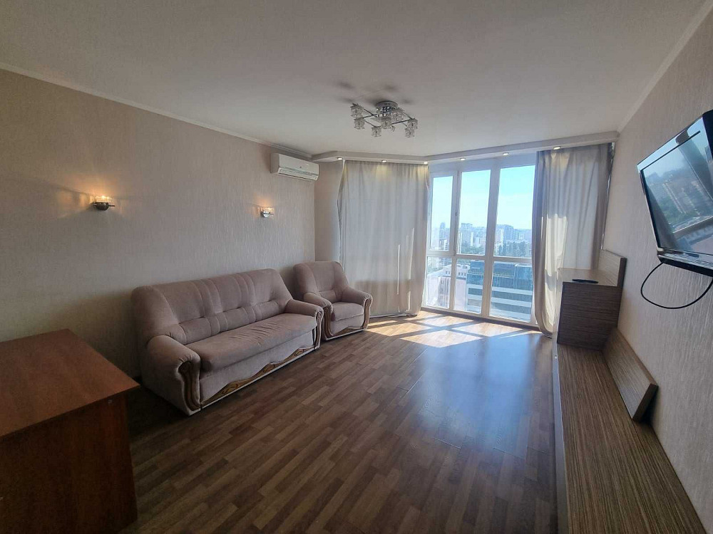 Здам 3 кім квартиру вул. Гетьмана 1 в метро Шулявська Киев - изображение 1