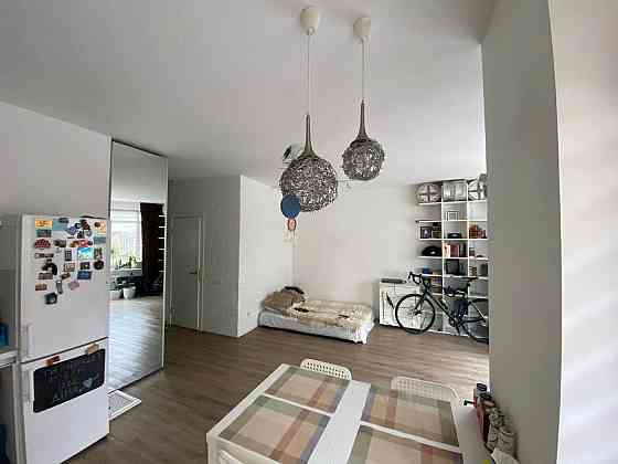 Стильна студія в Rich Town — заїжджай і живи, як давно мріяв Буча