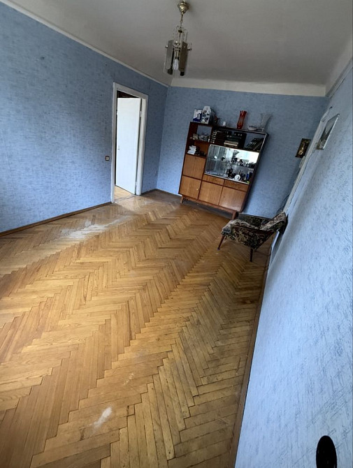 ТЕРМІНОВО .БЕЗ КОМІСІЇ .ПРОДАЖ  2- К . Гната Юри 9 . Борщагівка. Центр Київ - зображення 2