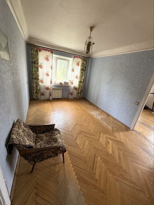 ТЕРМІНОВО .БЕЗ КОМІСІЇ .ПРОДАЖ  2- К . Гната Юри 9 . Борщагівка. Центр Київ - зображення 1