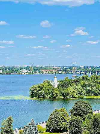 Купуючи цю квартиру ви не купуєте нерухомість, ви купуєте статус! Днепр