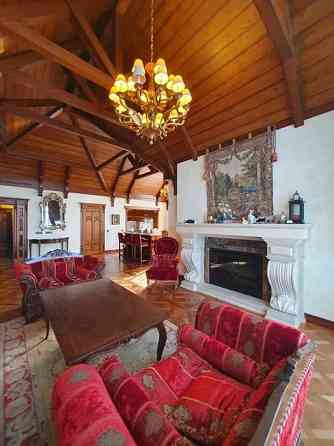 Купуючи цю квартиру ви не купуєте нерухомість, ви купуєте статус! Днепр