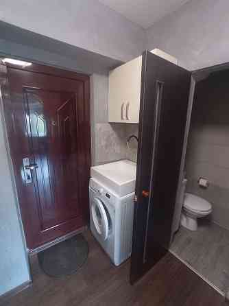 Продам квартиру -студию метро Дворец спорта Харьков