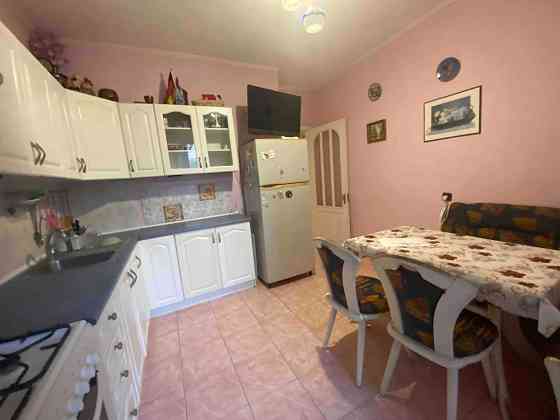 Продам 2 комнатную в Аббо невысокий этаж Чорноморськ