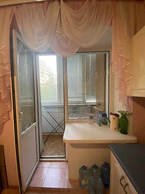 Продам 2 комнатную в Аббо невысокий этаж Черноморск - изображение 6