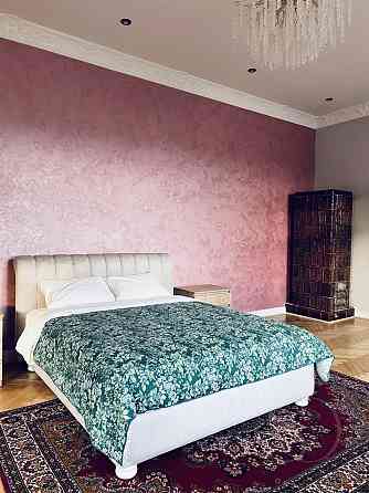 Оренда трикімнатної квартири центр Львова. Вигляд на Оперний театр Львов