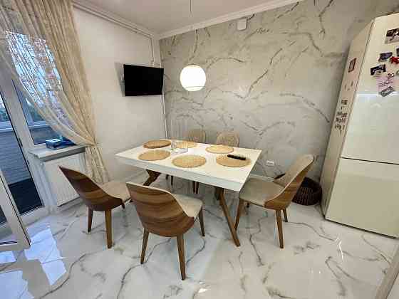 Оренда 3 кімнатної гарної квартири новобуд 2 балкони Стрийська Львов