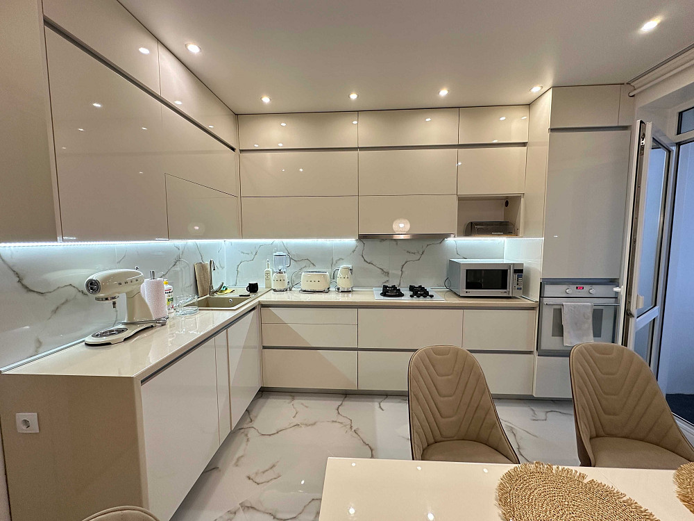 Оренда 3 кімнатної гарної квартири новобуд 2 балкони Стрийська Львів - зображення 1