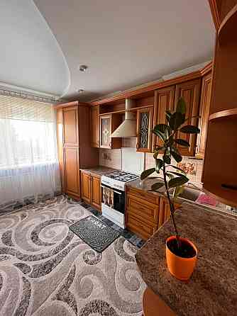 Оренда просторої  зручної новобудови 3кім в центрі міста. Хмельницький