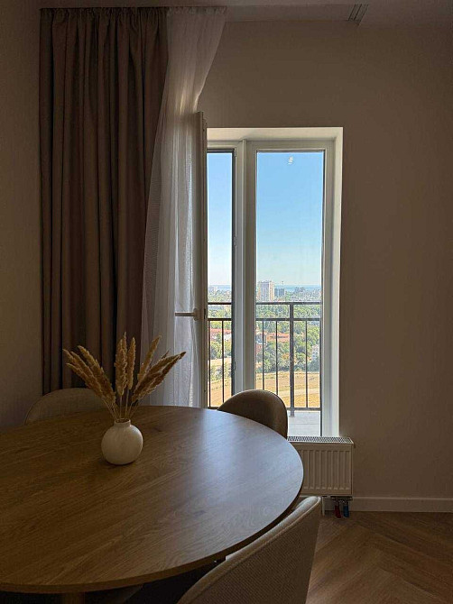 Продається квартира з дизайнерським ремонтом та видом на іподром Одесса - изображение 1