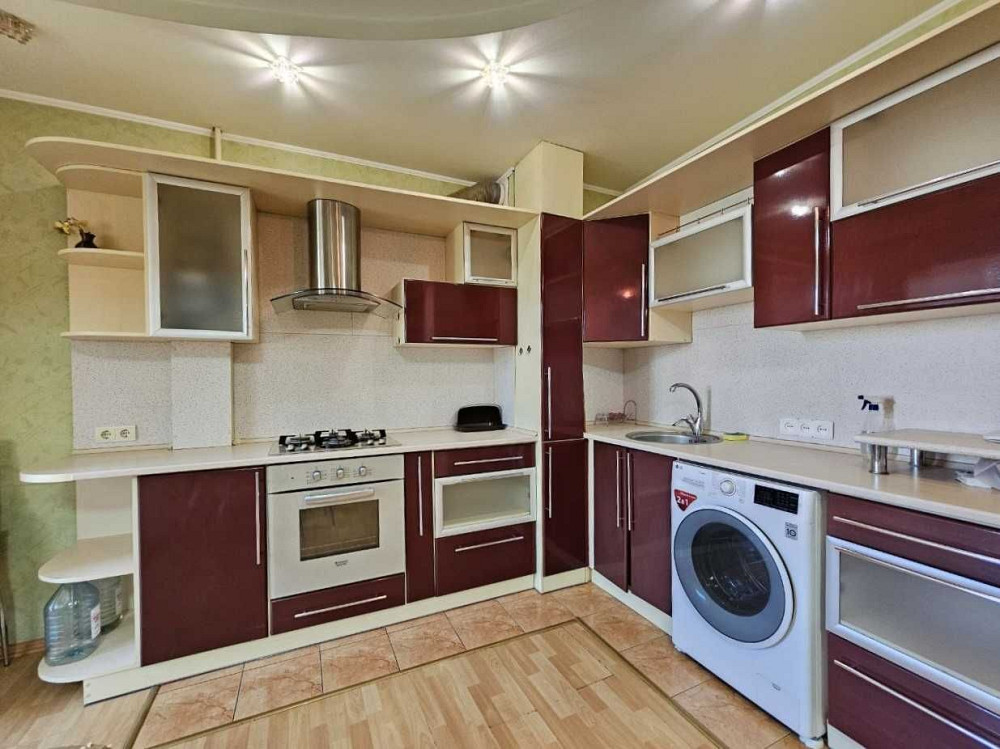 Четырехкомнатная квартира на Индустриальном, ул. Саласюка Кривой Рог - изображение 2