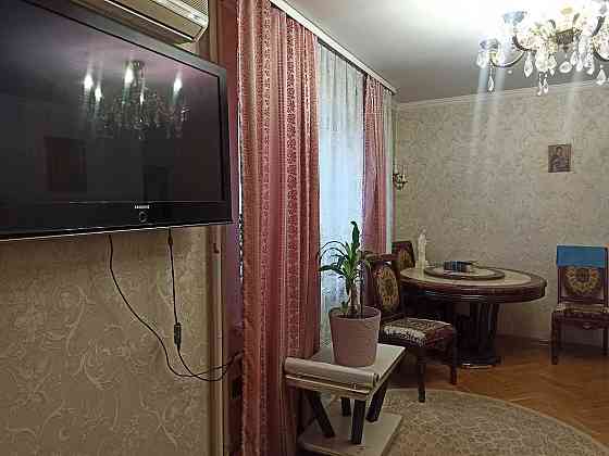 Аренда 2 ком. квартира Зодчих 78 метро Житомирская Киев