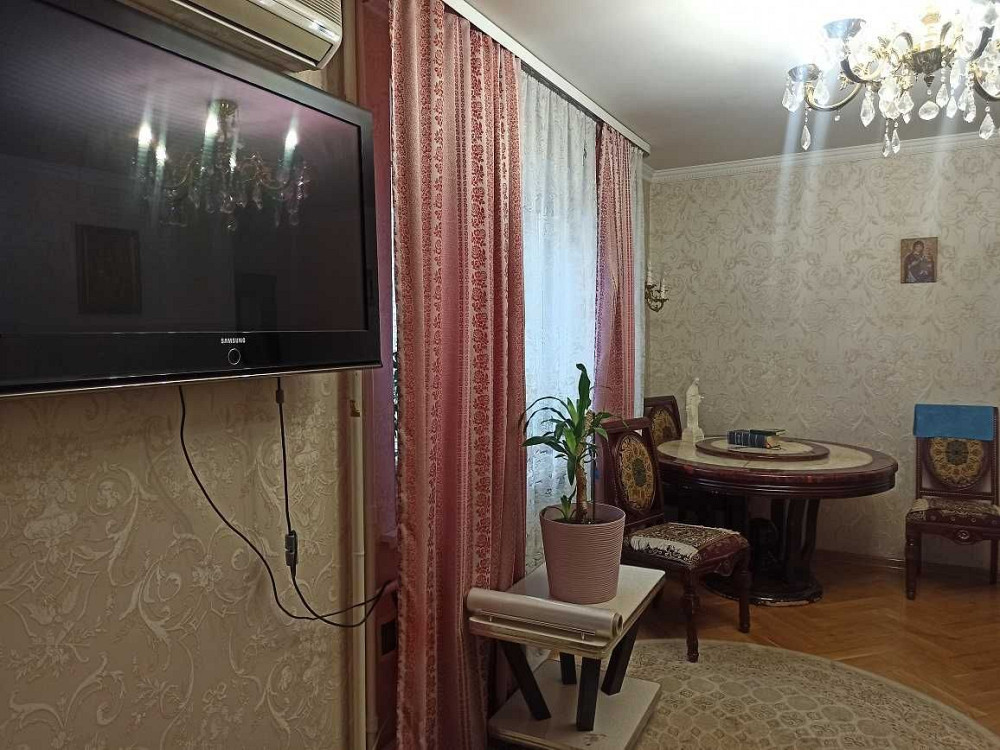 Аренда 2 ком. квартира Зодчих 78 метро Житомирская Киев - изображение 3