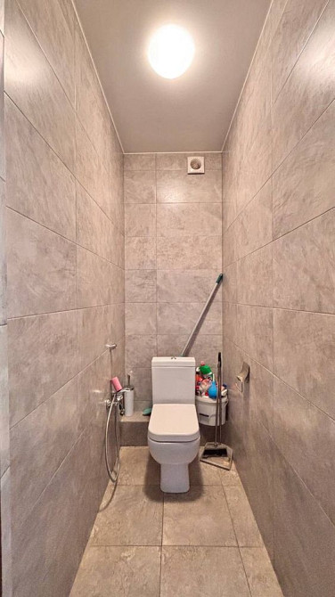 Велика двокімнатна квартира в гарному районі міста. Ірпінь - зображення 5