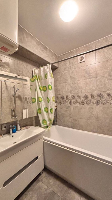 Велика двокімнатна квартира в гарному районі міста. Ірпінь - зображення 7