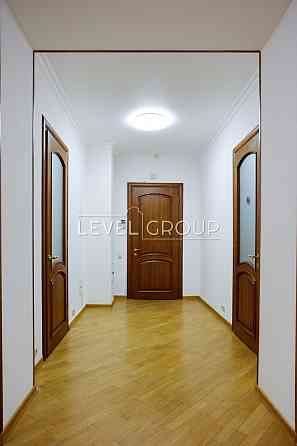 4 кімнатна квартира з паркомісцем, в центрі Києва, Шевченківський р-н Київ