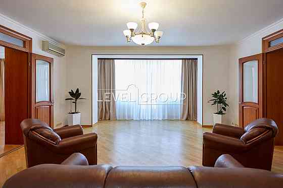 4 кімнатна квартира з паркомісцем, в центрі Києва, Шевченківський р-н Київ