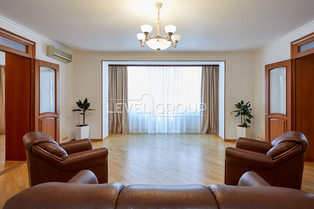 4 кімнатна квартира з паркомісцем, в центрі Києва, Шевченківський р-н Київ - зображення 1