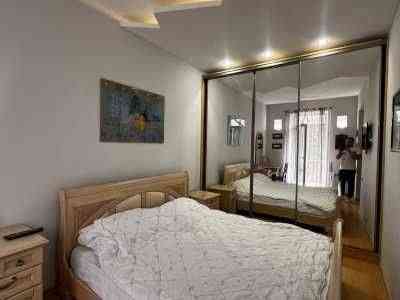 Квартира дворівнева, 200м2, р-н Оперний Театр Одесса