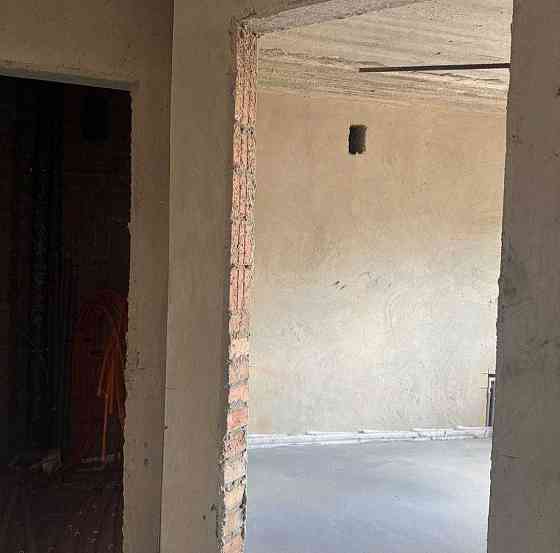 Простора 3к квартира, мінімальне оформлення Буча