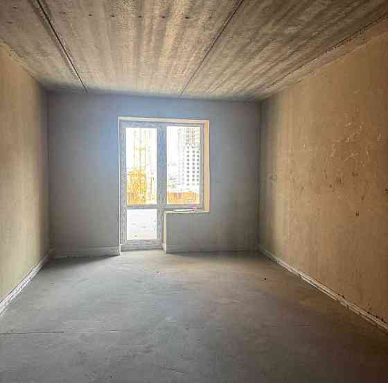 Простора 3к квартира, мінімальне оформлення Буча