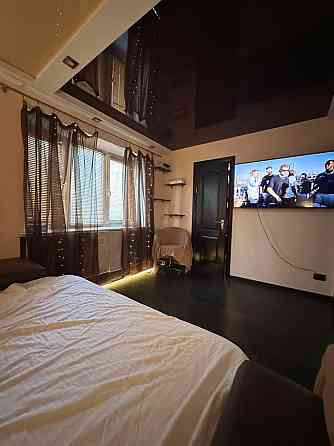 Продам квартиру с авторским ремонтом, техникой и мебелью Дафи/Титова Днепр