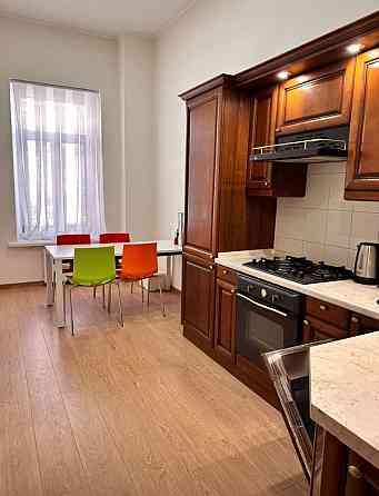 Оренда 2к квартири 70 м2 на Б.Хмельницького,27 Киев