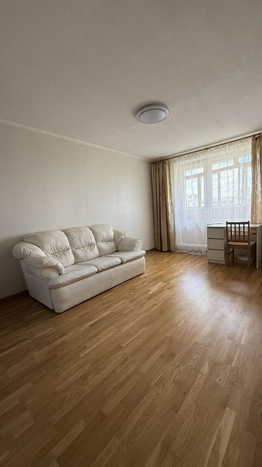 Сдам 1 комнатную квартиру возле метро  - зображення 1