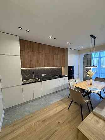 Центр! 2к квартира з кухнею-вітальнею та гардеробною, біля гот "Надія" Ивано-Франковск