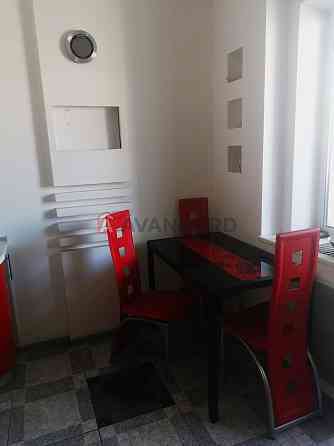 ДОвгострокова оренда 1к Ахматової 39б Киев