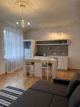 Трехкімнатна квартира на Білоруський  від господаря. Киев