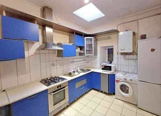 Продаю 2 х комнатную квартиру в ЦЕНТРЕ/ На Земле 52м2/Автономка Николаев