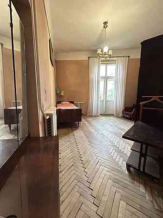 Продаж 2 кімнатної 50 м2, пл. Галицька 14 Центр Львов