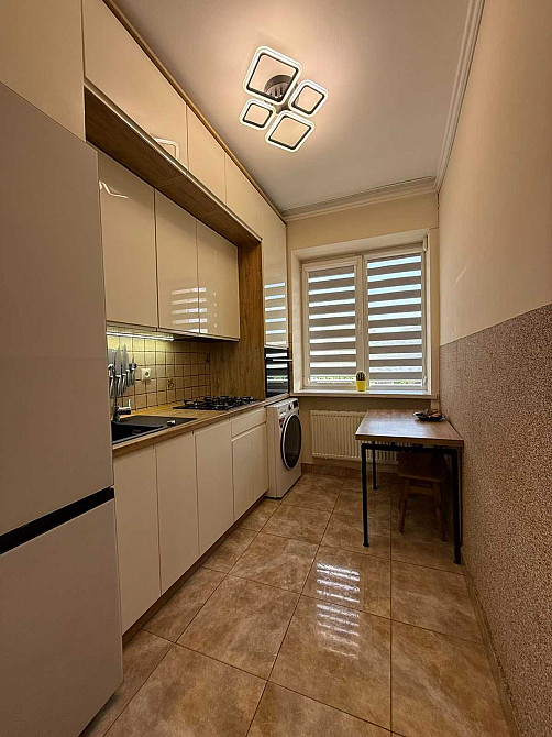 Продаж 2 кім. квартири вул. Б.Хмельницького, вул. Зустрічна, Підзамче Львов - изображение 1