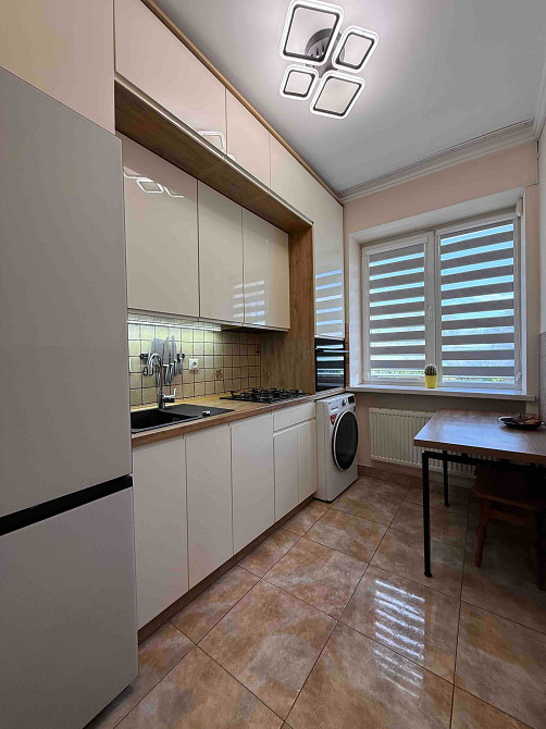 Продаж 2 кім. квартири вул. Б.Хмельницького, вул. Зустрічна, Підзамче Львов - изображение 2