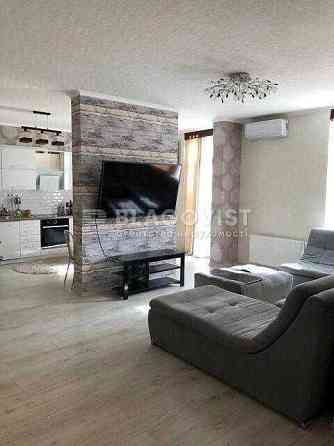 Продаж квартири Регенераторна,4 Комфорт Таун входять 2 паркомісця Київ