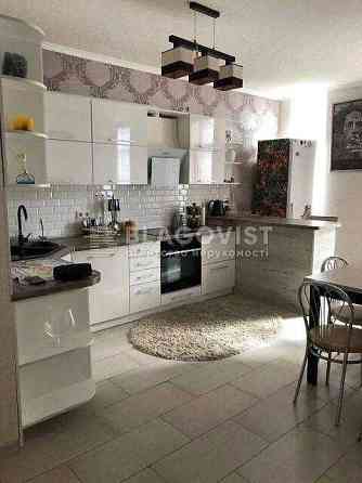 Продаж квартири Регенераторна,4 Комфорт Таун входять 2 паркомісця Київ