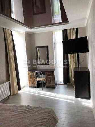 Продаж квартири Регенераторна,4 Комфорт Таун входять 2 паркомісця Київ